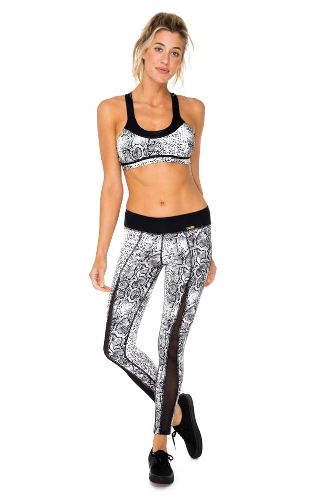 BOMBO - Crossback Sports Bra - Image 4