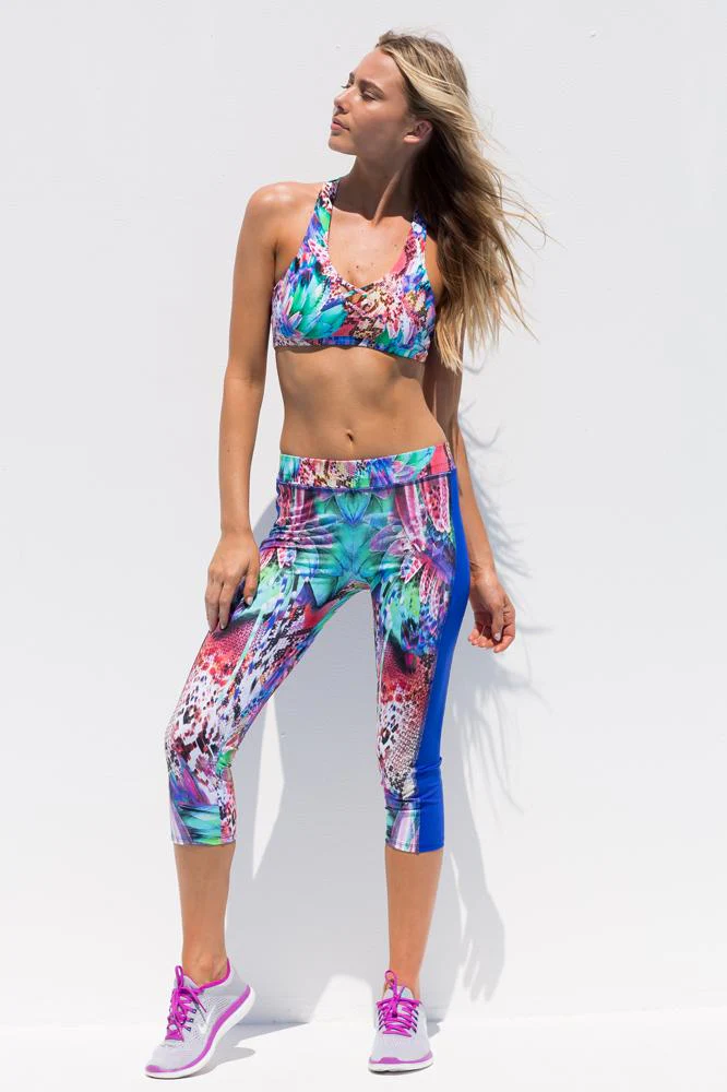 GORGEOUS CHAOS - Mesh Sides Capri Legging - Image 4